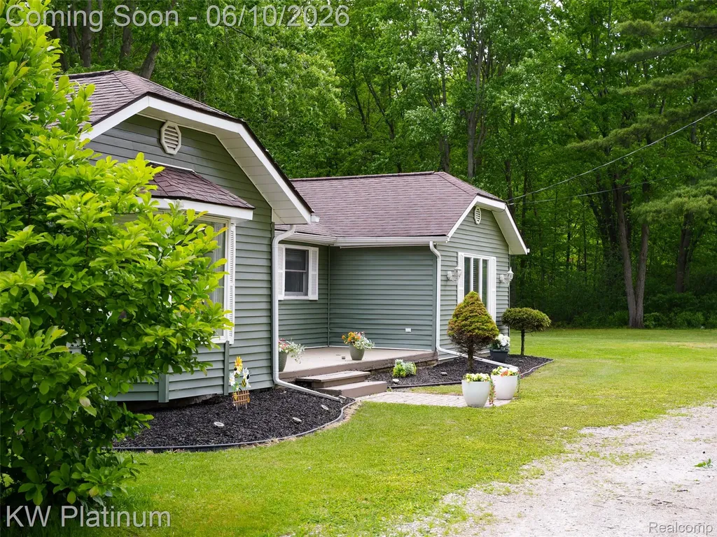 5324 Ravenswood Road Kimball Township MI 48074