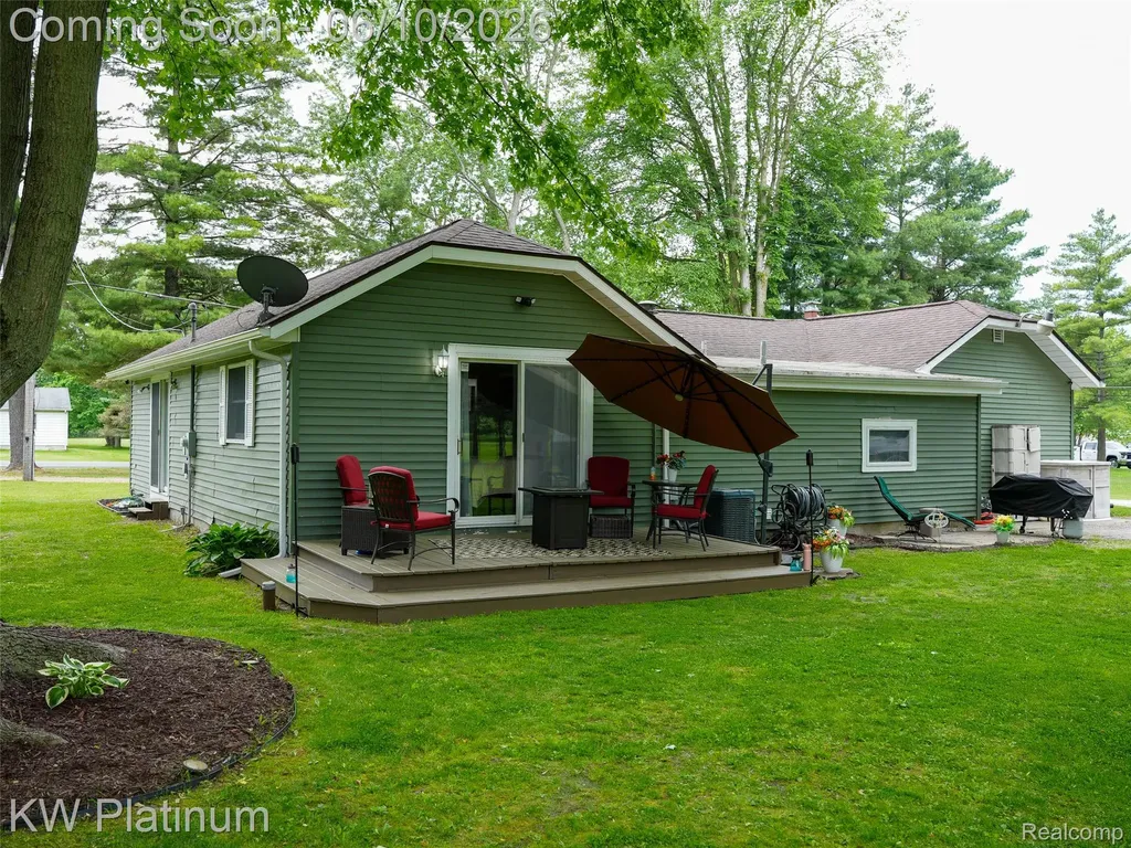 5324 Ravenswood Road Kimball Township MI 48074