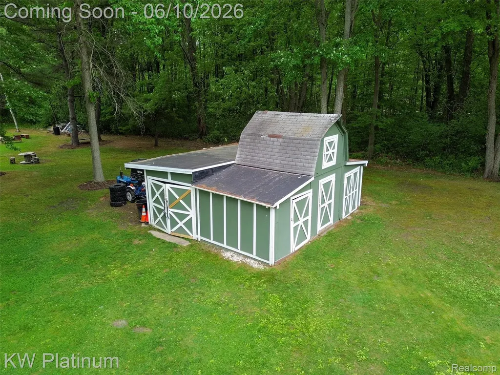 5324 Ravenswood Road Kimball Township MI 48074