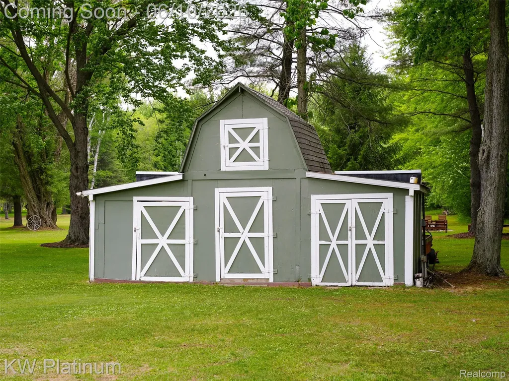 5324 Ravenswood Road Kimball Township MI 48074