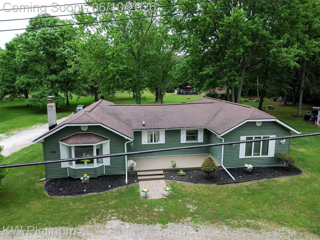 5324 Ravenswood Road Kimball Township MI 48074