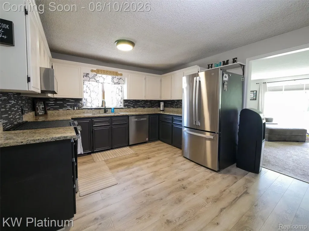 5324 Ravenswood Road Kimball Township MI 48074