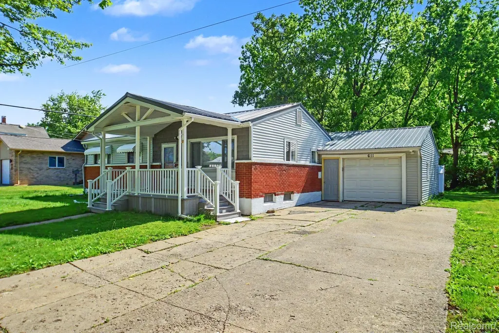 611 S Main Street Davison City MI 48423