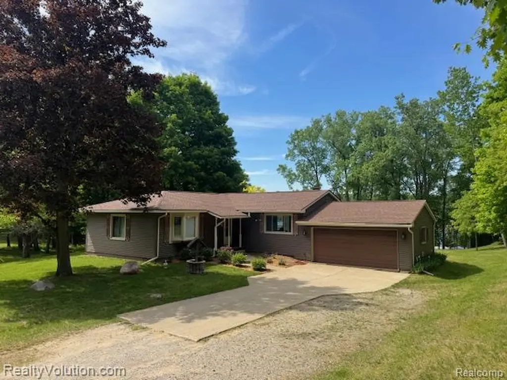 1702 Birch Road Attica Township MI 48412