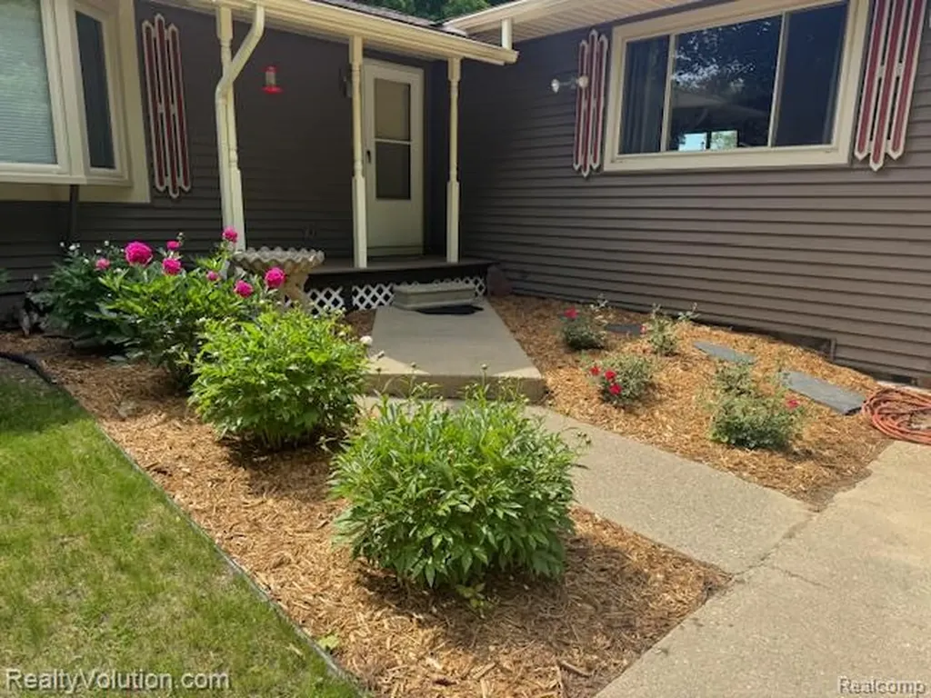 1702 Birch Road Attica Township MI 48412