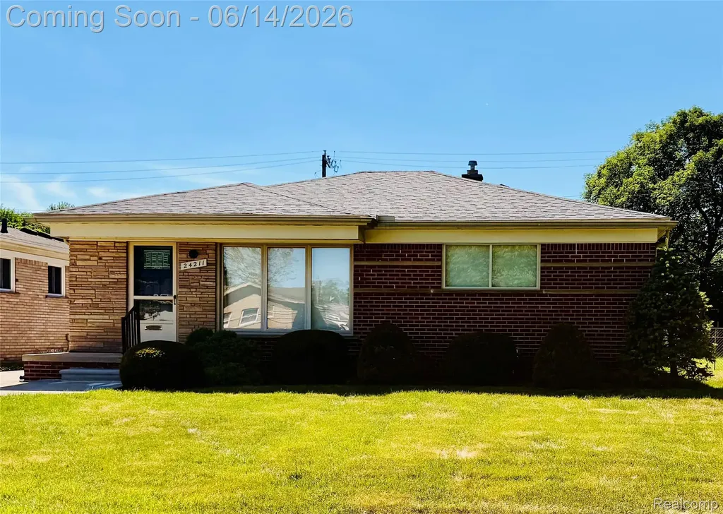 24211 Manistee Street Oak Park City MI 48237