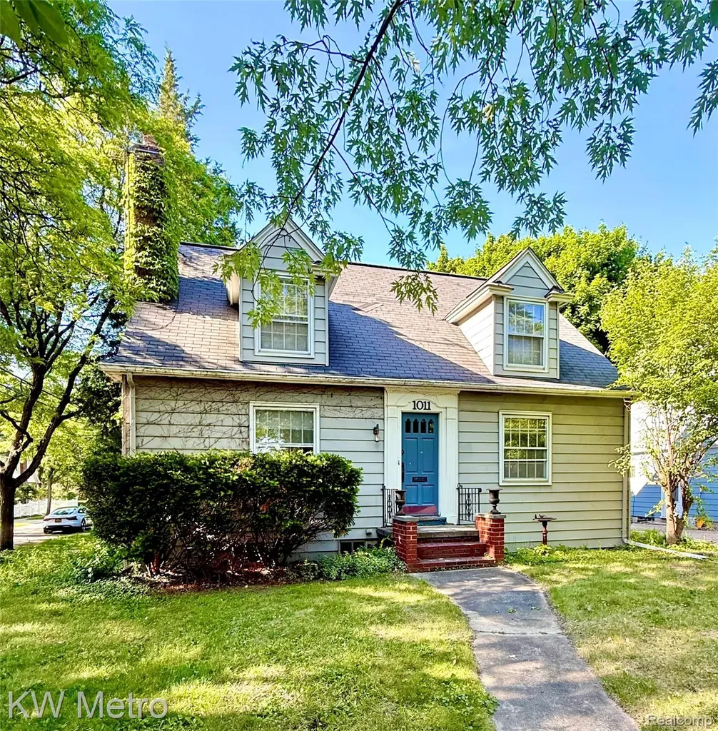 1011 Madison Street Birmingham City MI 48009