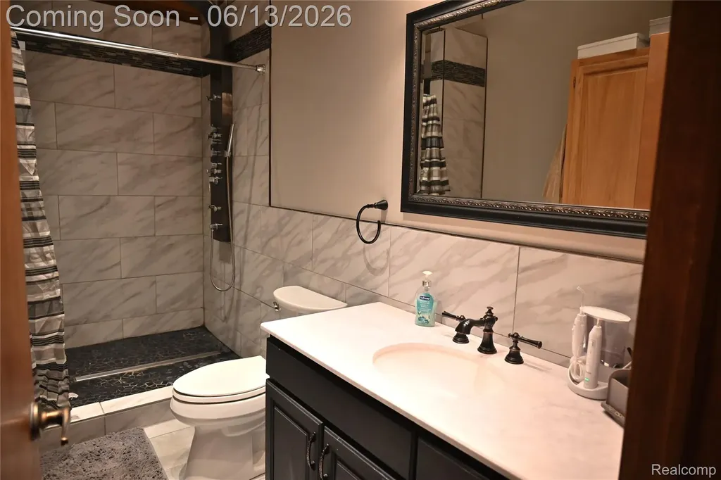 16501 Hannan Road Romulus City MI 48174