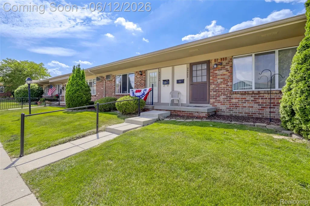 25204 Franklin Terrace South Lyon City MI 48178