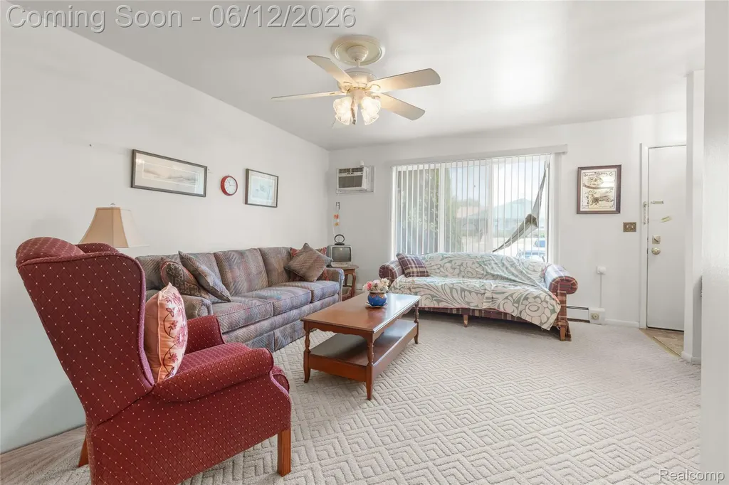25204 Franklin Terrace South Lyon City MI 48178