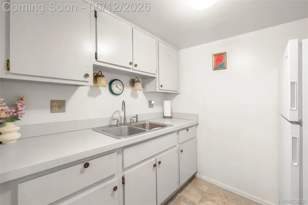 25204 Franklin Terrace South Lyon City MI 48178