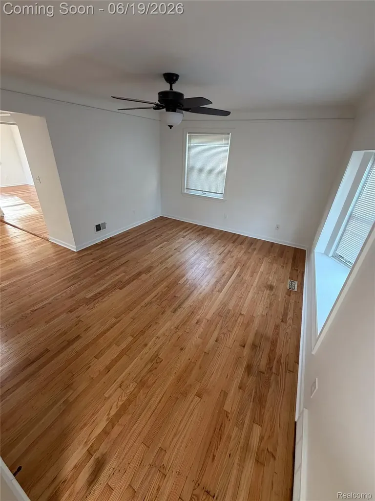 26017 Ronald Street Roseville City MI 48066
