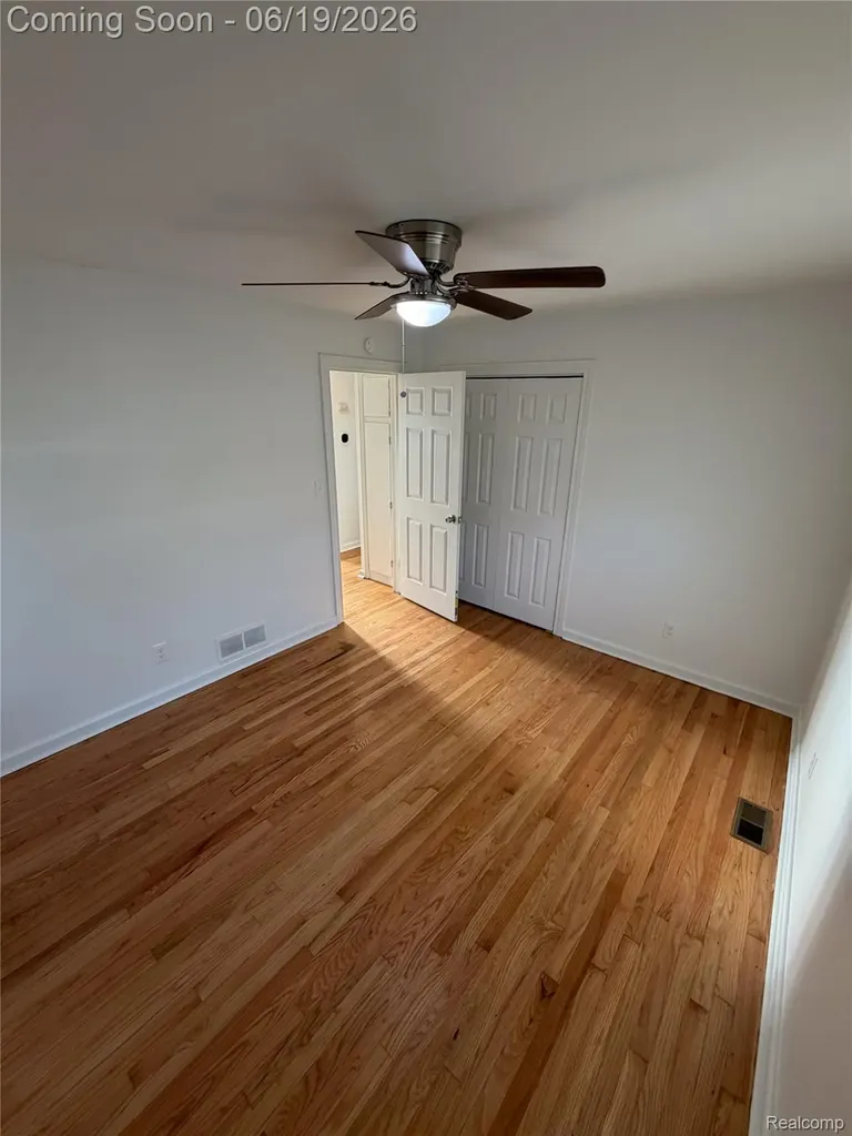 26017 Ronald Street Roseville City MI 48066