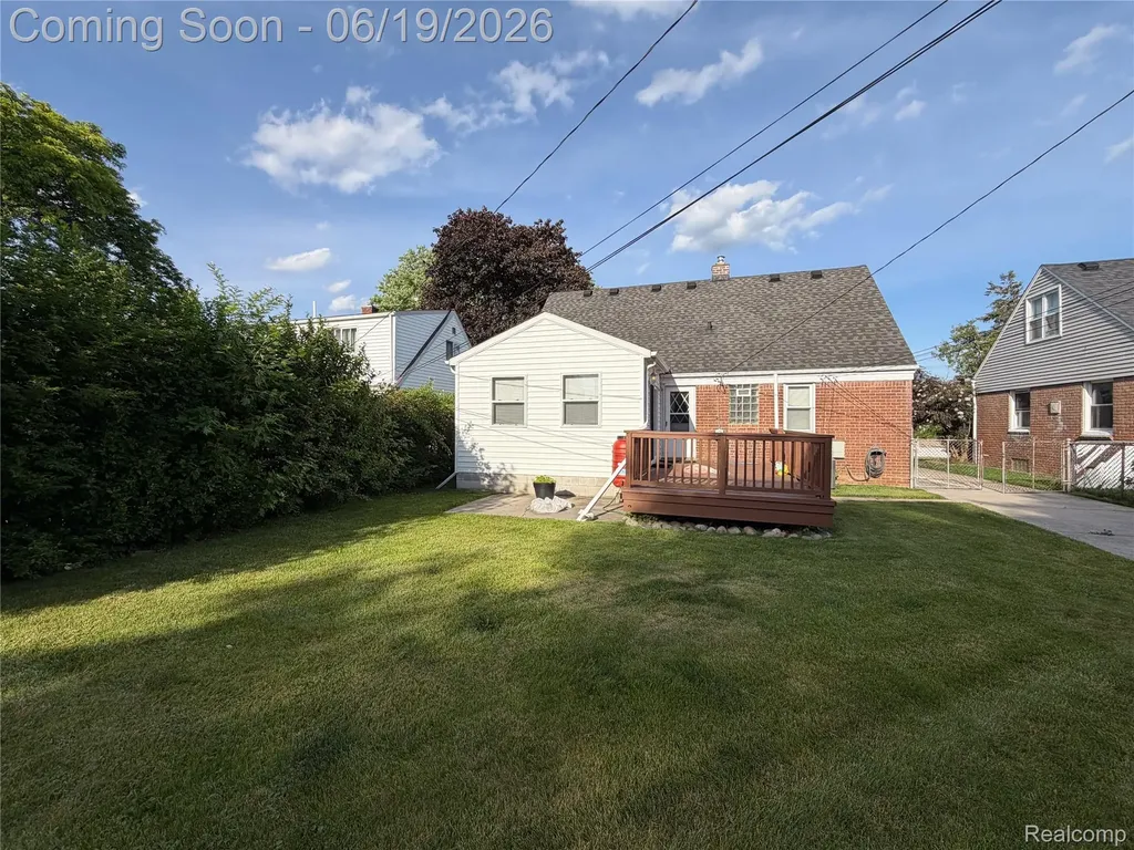 26017 Ronald Street Roseville City MI 48066