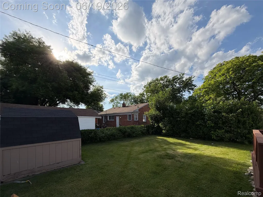26017 Ronald Street Roseville City MI 48066