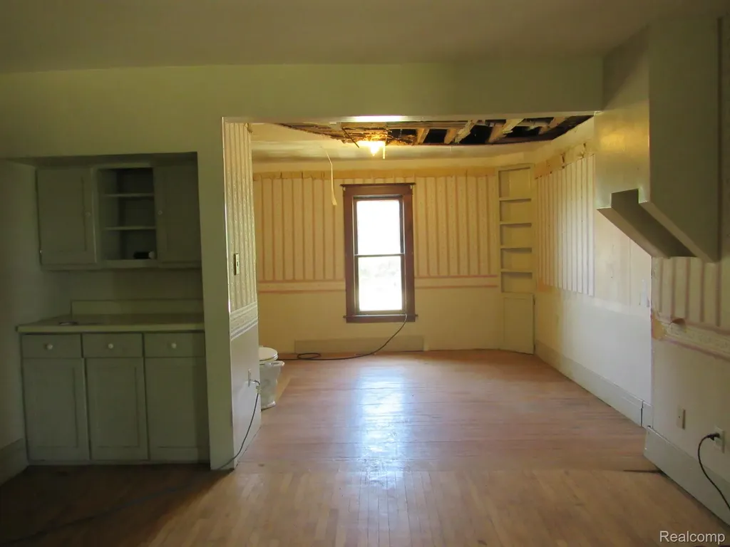 695 W Cass Avenue Road Portsmouth Charter Township MI 48708
