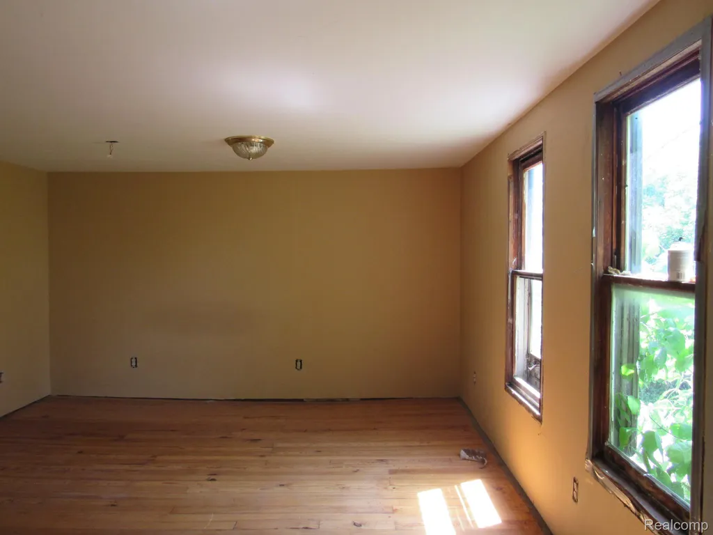 695 W Cass Avenue Road Portsmouth Charter Township MI 48708
