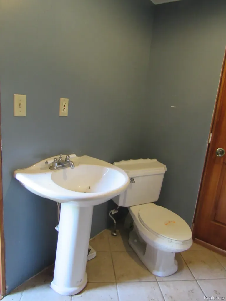 695 W Cass Avenue Road Portsmouth Charter Township MI 48708