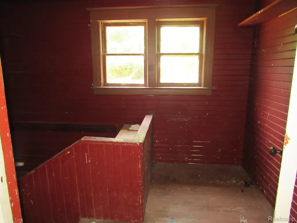 695 W Cass Avenue Road Portsmouth Charter Township MI 48708