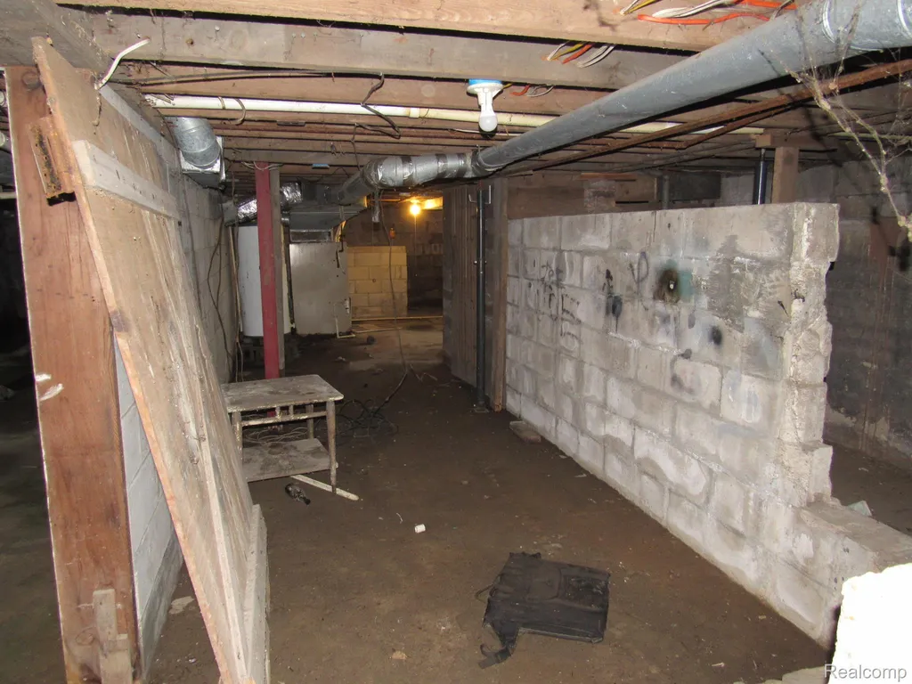 695 W Cass Avenue Road Portsmouth Charter Township MI 48708