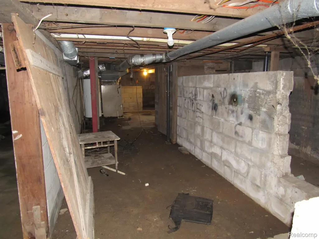 695 W Cass Avenue Road Portsmouth Charter Township MI 48708