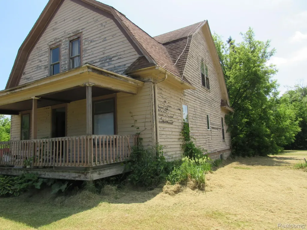 695 W Cass Avenue Road Portsmouth Charter Township MI 48708