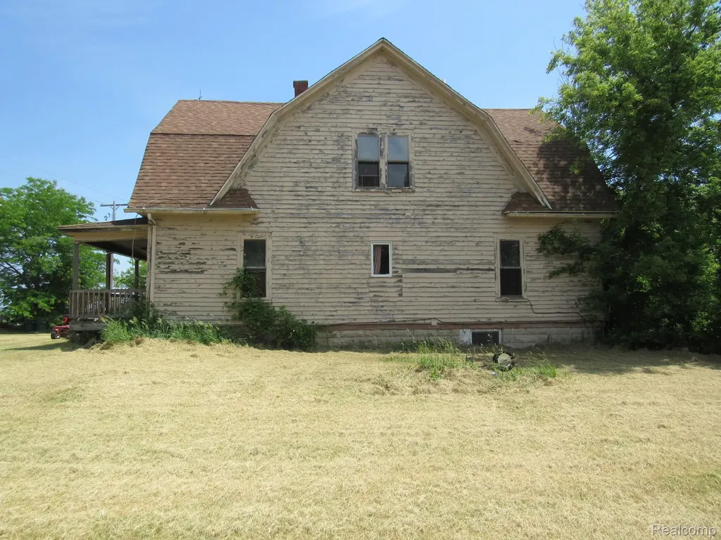 695 W Cass Avenue Road Portsmouth Charter Township MI 48708