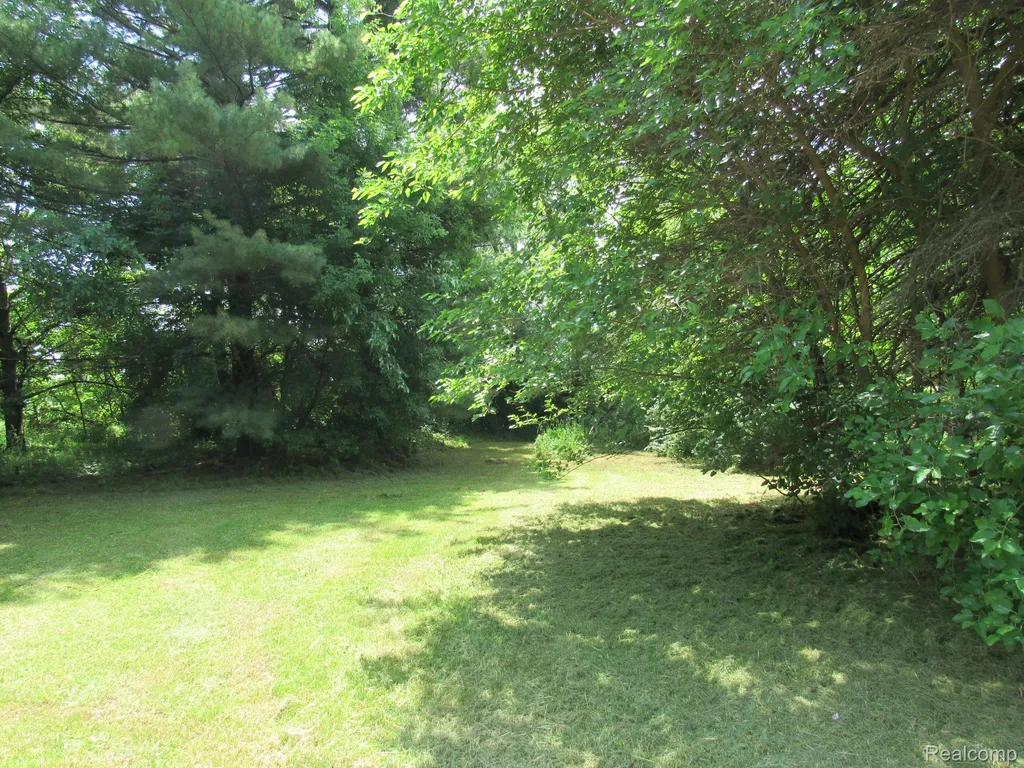 695 W Cass Avenue Road Portsmouth Charter Township MI 48708
