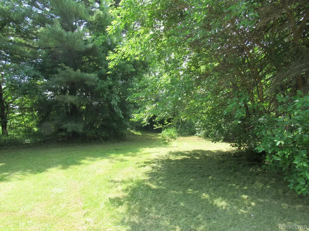 695 W Cass Avenue Road Portsmouth Charter Township MI 48708