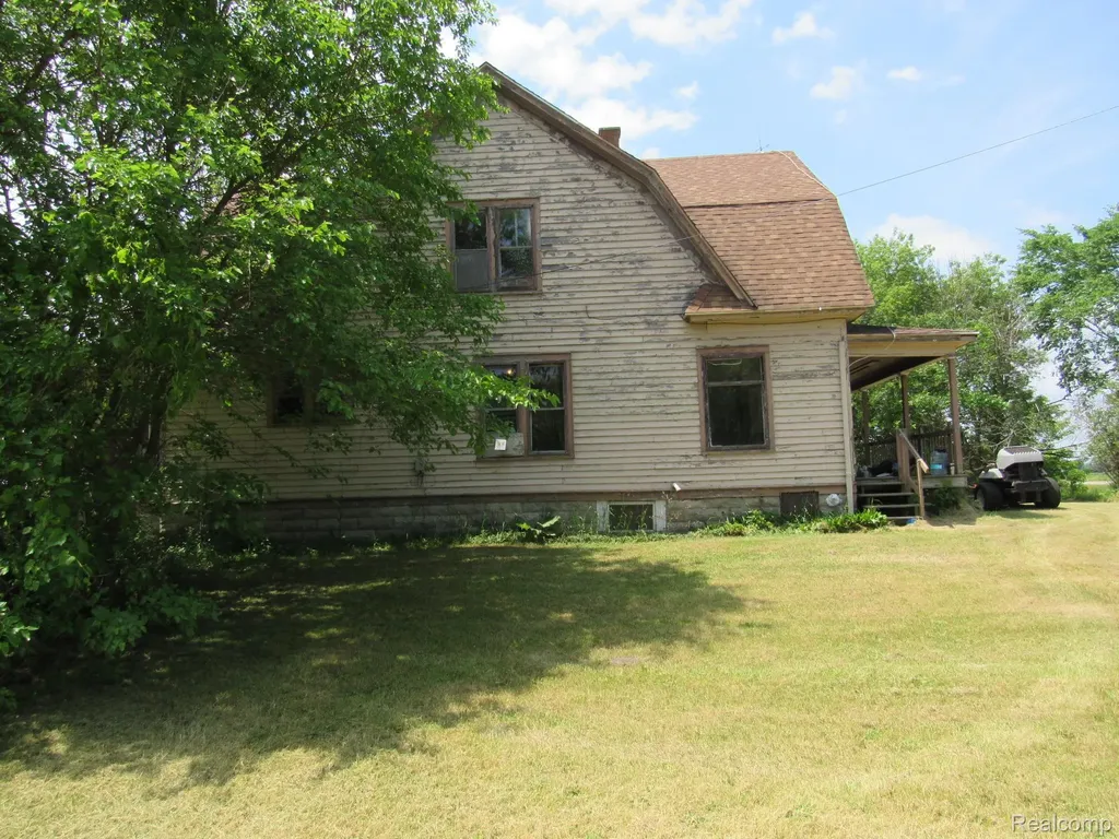 695 W Cass Avenue Road Portsmouth Charter Township MI 48708