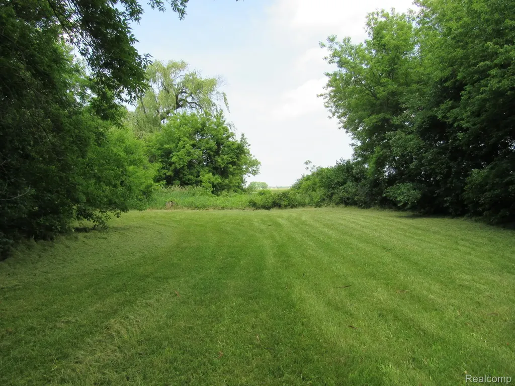 695 W Cass Avenue Road Portsmouth Charter Township MI 48708