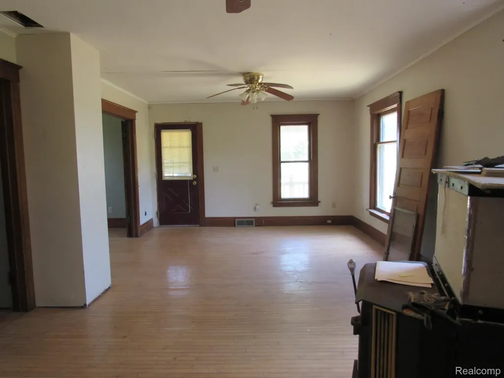 695 W Cass Avenue Road Portsmouth Charter Township MI 48708