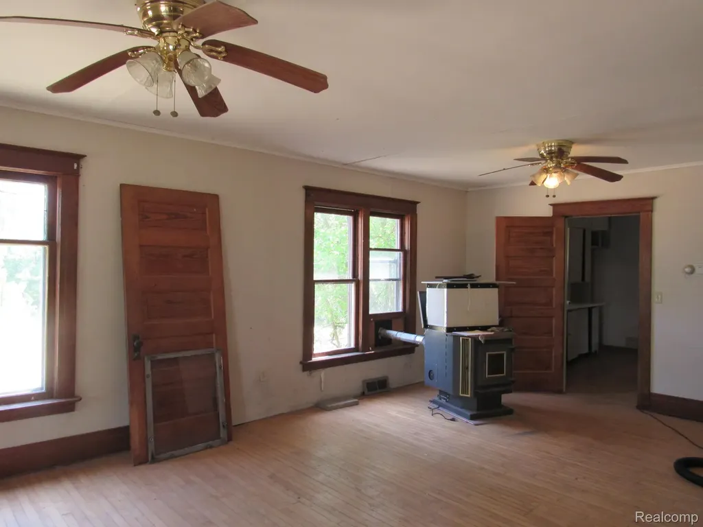 695 W Cass Avenue Road Portsmouth Charter Township MI 48708