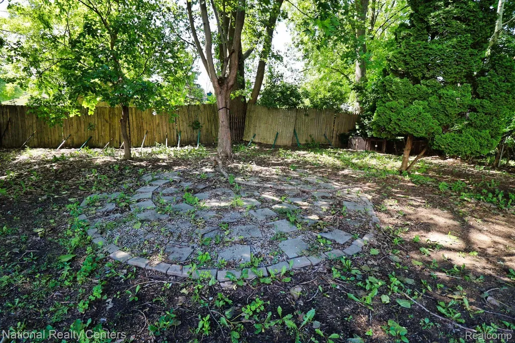 2316 Rollins Street Grand Blanc Charter Township MI 48439