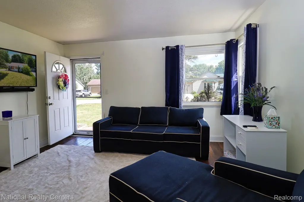 2316 Rollins Street Grand Blanc Charter Township MI 48439