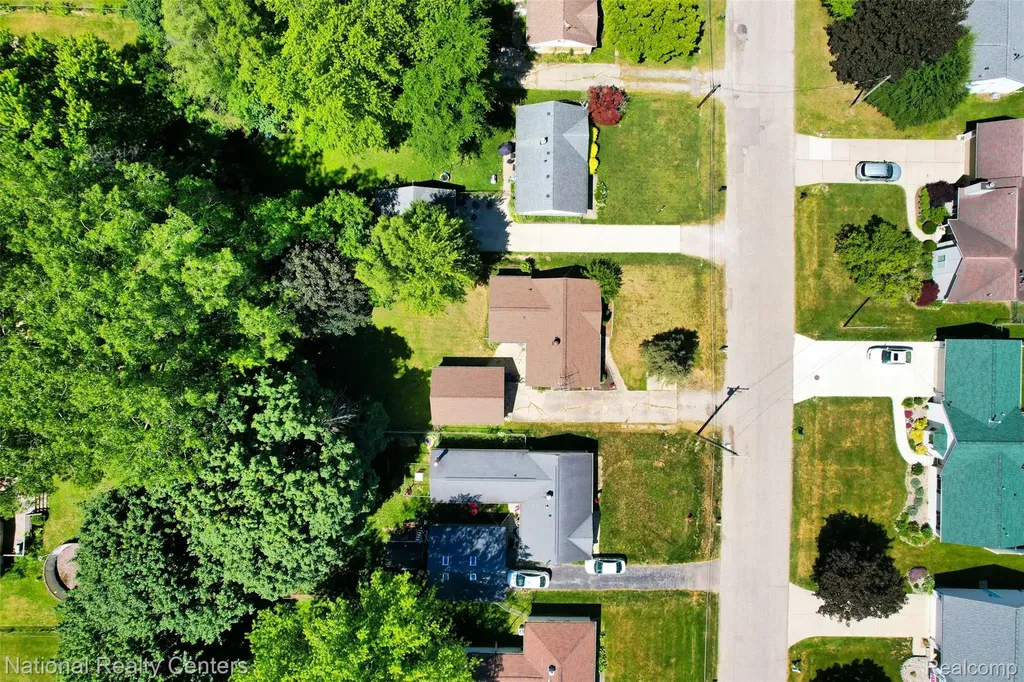 2316 Rollins Street Grand Blanc Charter Township MI 48439