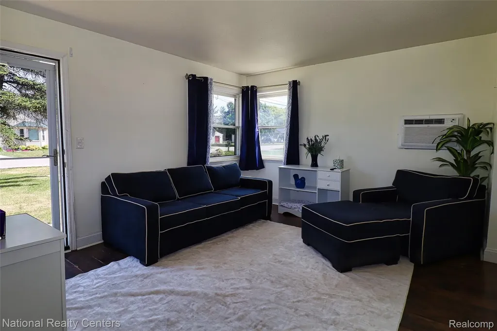 2316 Rollins Street Grand Blanc Charter Township MI 48439