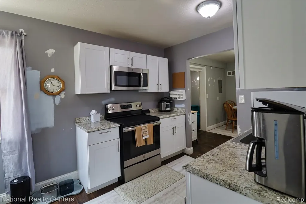 2316 Rollins Street Grand Blanc Charter Township MI 48439