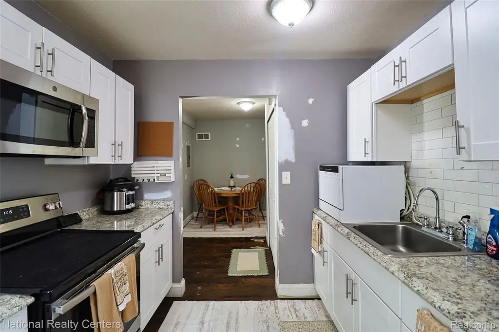 2316 Rollins Street Grand Blanc Charter Township MI 48439