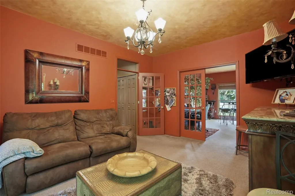 2790 Pine Bluffs Court Highland Charter Township MI 48357