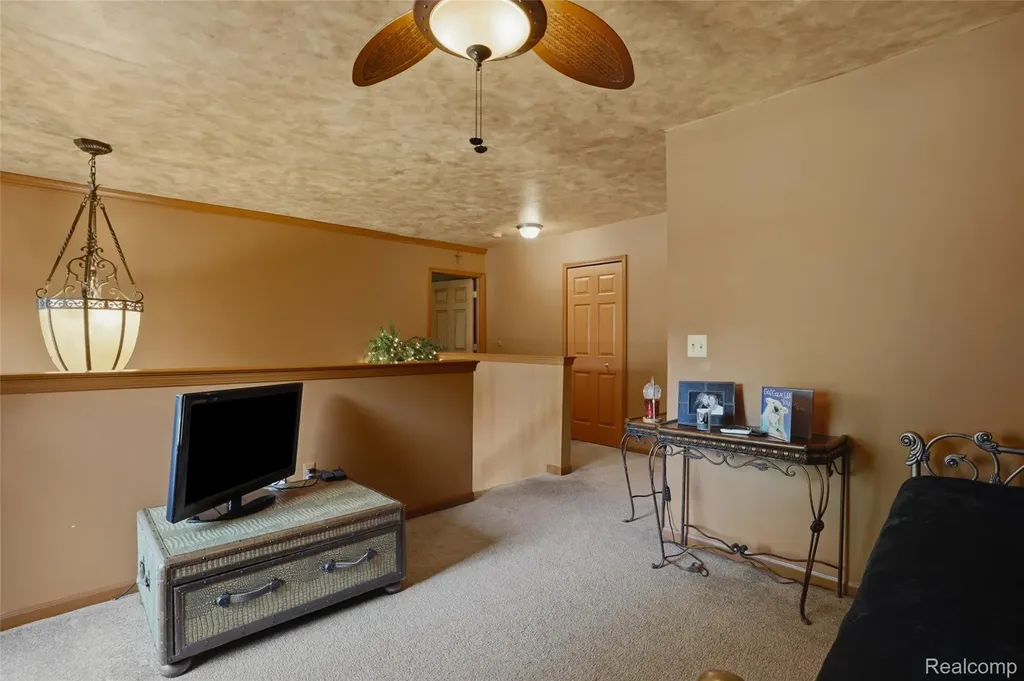 2790 Pine Bluffs Court Highland Charter Township MI 48357