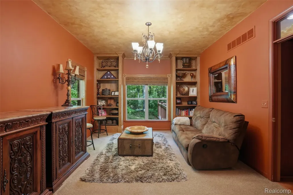 2790 Pine Bluffs Court Highland Charter Township MI 48357