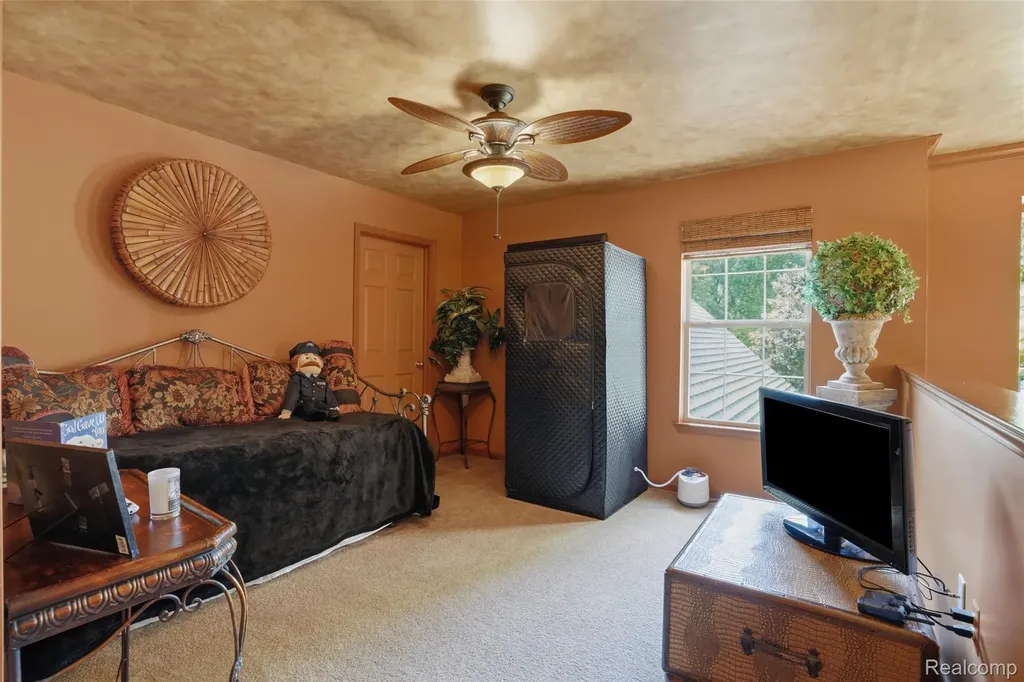 2790 Pine Bluffs Court Highland Charter Township MI 48357