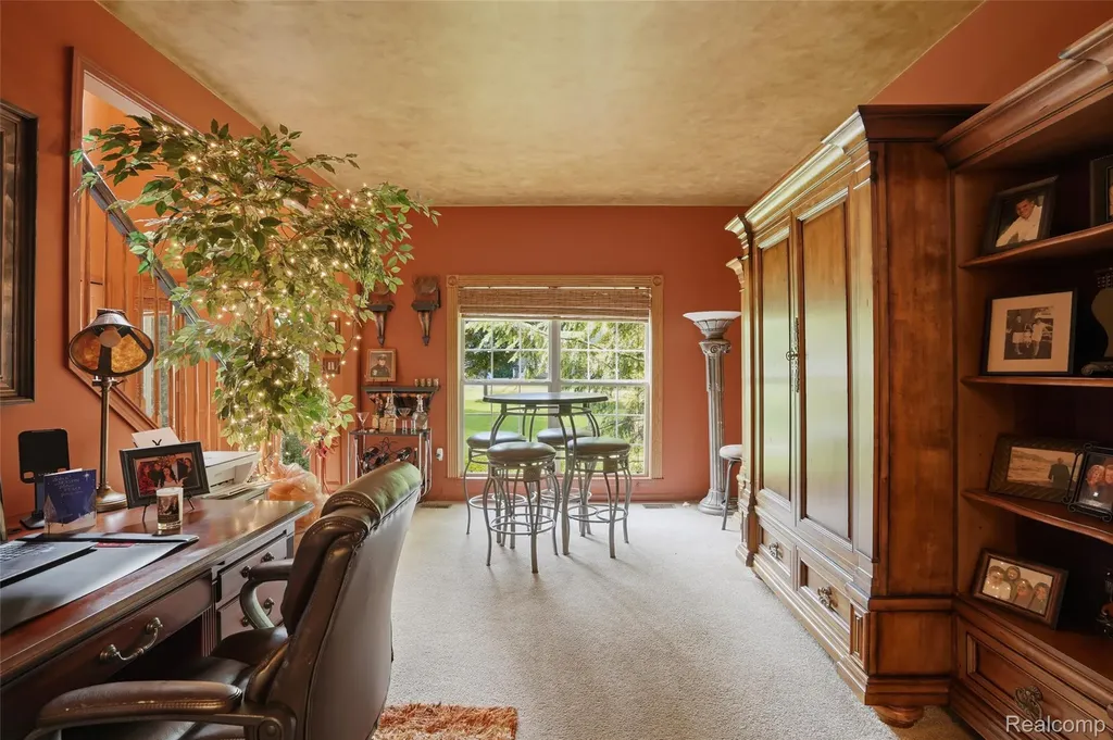 2790 Pine Bluffs Court Highland Charter Township MI 48357