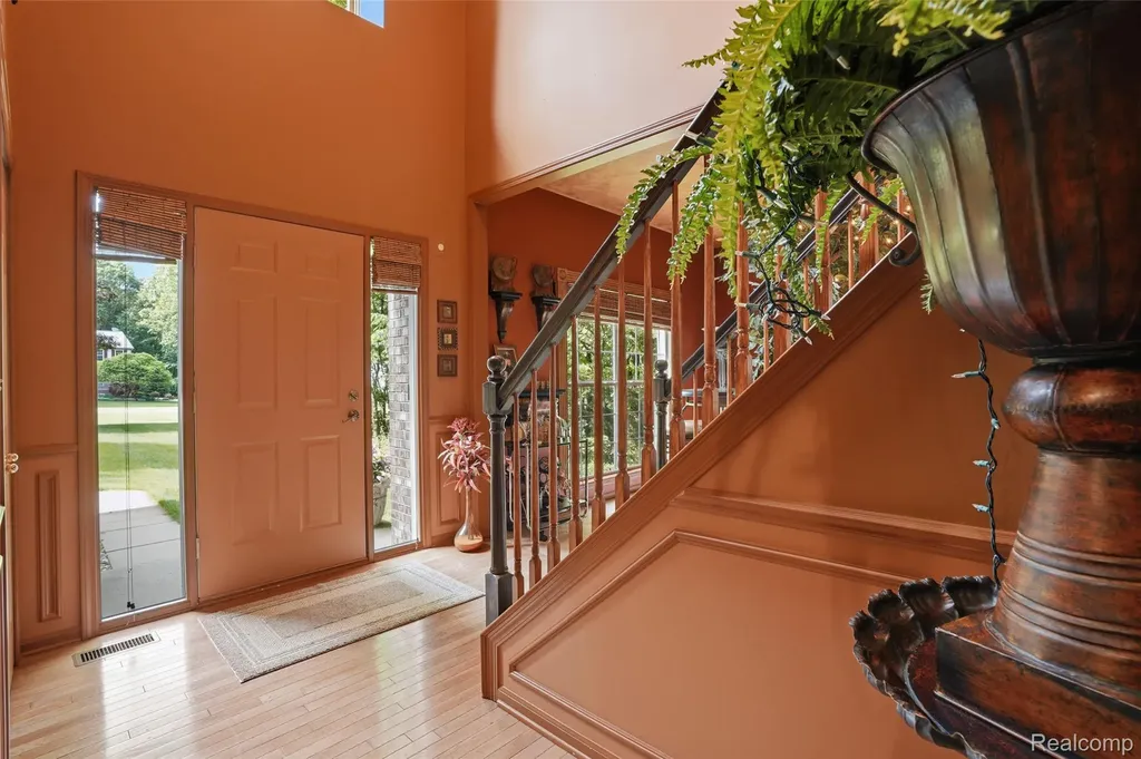 2790 Pine Bluffs Court Highland Charter Township MI 48357