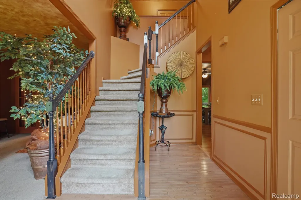 2790 Pine Bluffs Court Highland Charter Township MI 48357