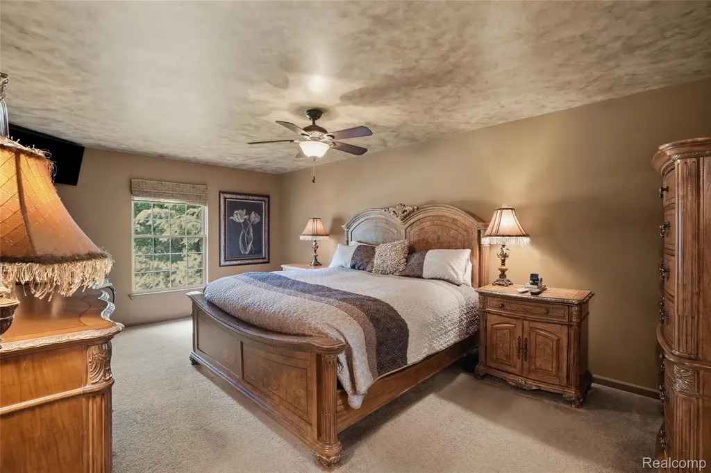 2790 Pine Bluffs Court Highland Charter Township MI 48357