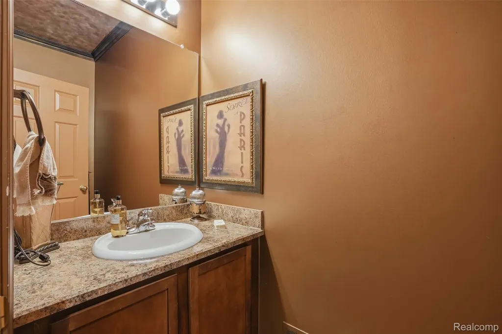 2790 Pine Bluffs Court Highland Charter Township MI 48357