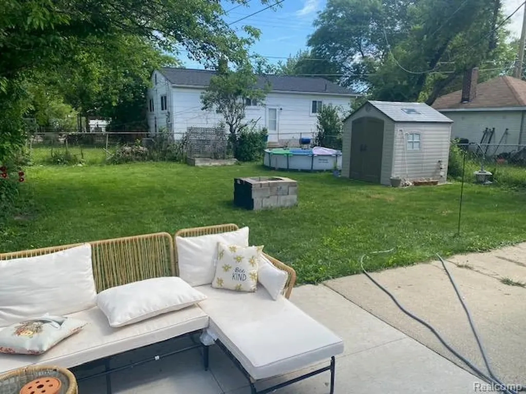 16841 Stephens Drive Eastpointe City MI 48021