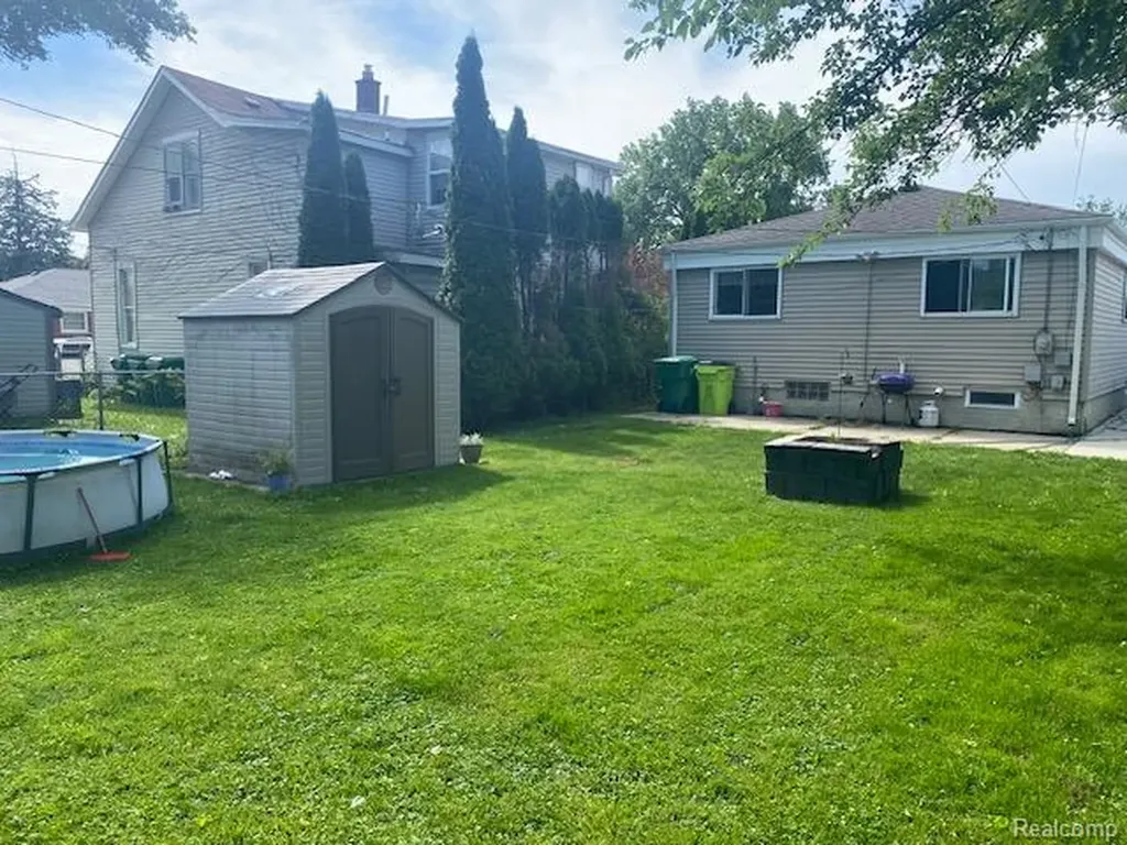 16841 Stephens Drive Eastpointe City MI 48021
